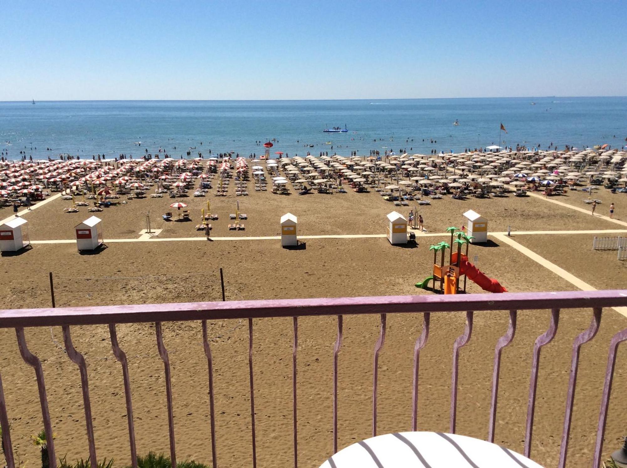 Hotel Royal Garni Caorle Bagian luar foto